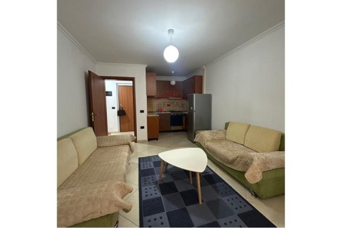 Tirane, jepet me qera 2+1+Ballkon Kati 4, 74 m² 450 € (vasil shanto)