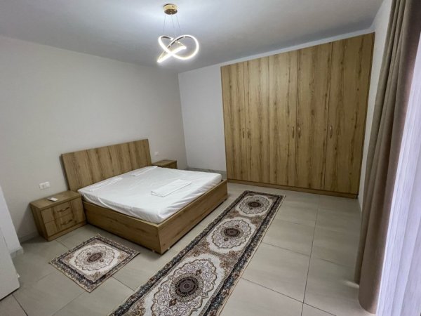 Tirane, jepet me qera apartament 1+1+Ballkon Kati 2, 65 m² 614 € (Rruga Gjon Buzuku)