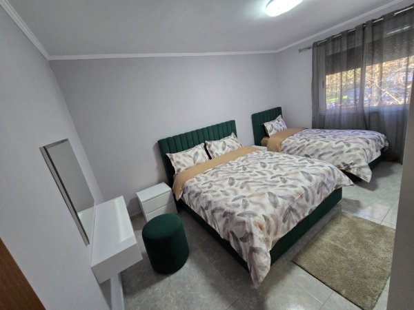 Tirane, jepet me qera apartament 1+1+Ballkon Kati 2, 56 m² 700 € (Ali Demi)