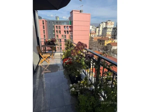 Tirane, shes apartament 3+1+Ballkon Kati 5, 101 m² 350.000 € (rruga e bogdaneve)