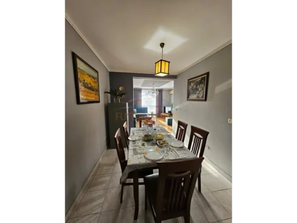 Tirane, shitet apartament 2+1 Kati 5, 92 m² 178.000 € (Rruga e Dibres)