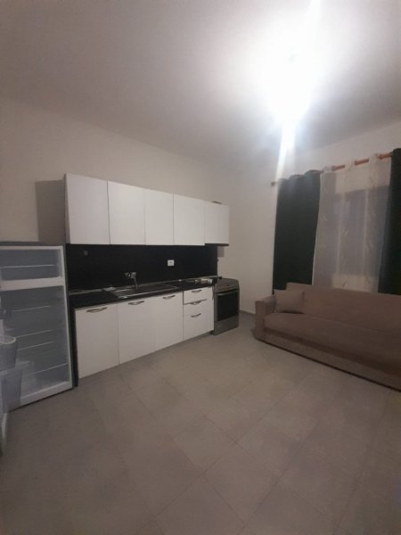 Banesë  1+1 me Qera ,350E tek Tregu Elektrik- Tiranë
