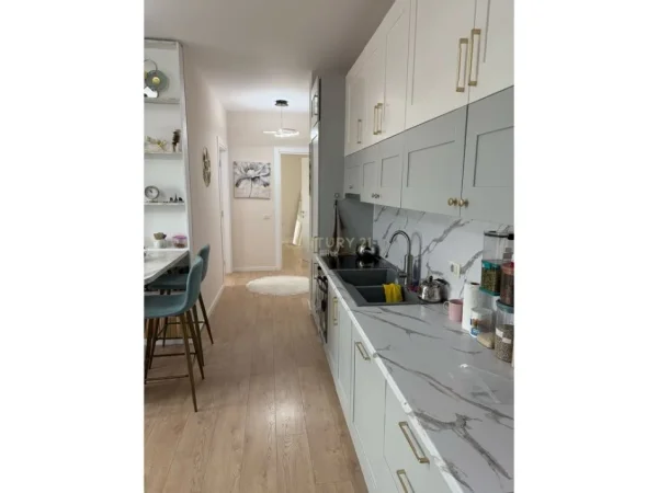 Tirane, shitet apartament 2+1 Kati 11, 80 m² 195.000 € (delijorgji)