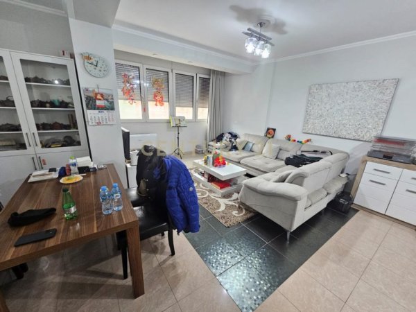 Tirane, shitet apartament 3+1+Ballkon Kati 3, 125 m² 350.000 € (rruga e kavajes)