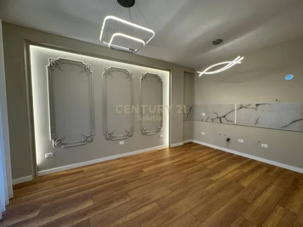 Tirane, shes apartament 1+1 Kati 4, 61 m² 135.000 € (rruga e kavajes)