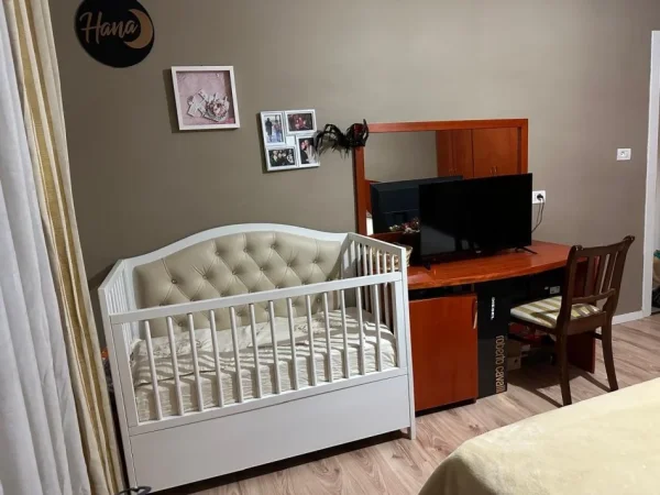 Tirane, shitet apartament 1+1+Ballkon Kati 5, 63 m² 117.000 € (Ish Parku i Autobusave)