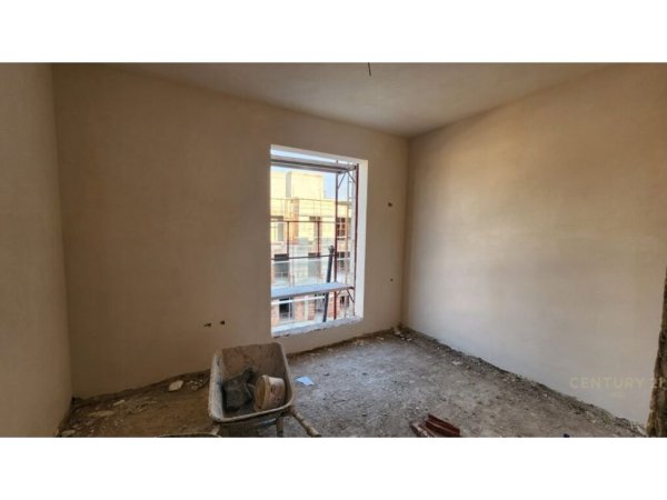 Tirane, shitet apartament 1+1 Kati 7, 57 m² 105.000 € (ish parku)