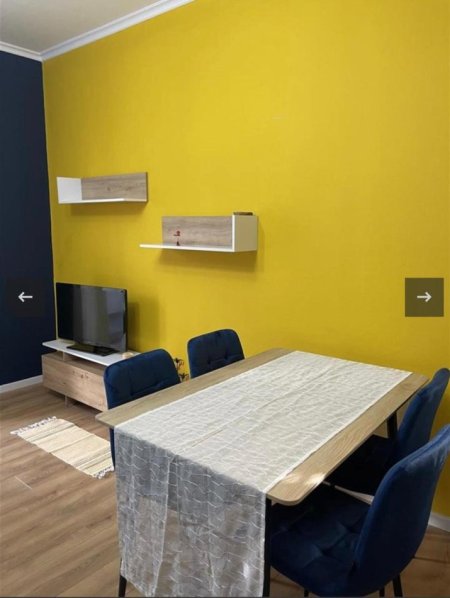 Tirane, jepet me qera Vile 1+1+Ballkon Kati 1, 70 m² 450 € (Rruga Ferit Xhajko)