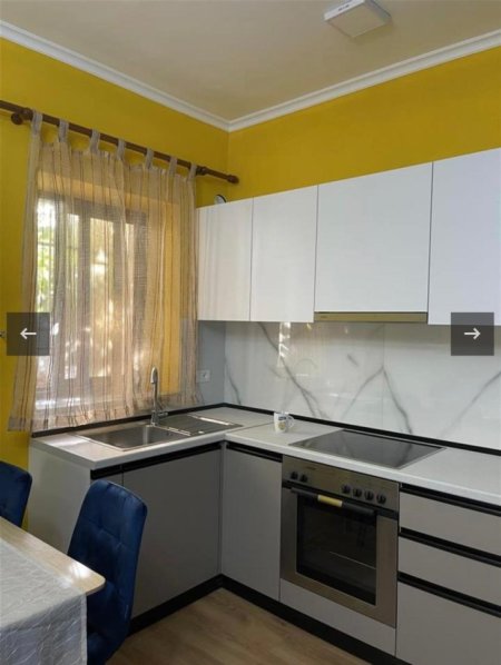 Tirane, jepet me qera Vile 1+1+Ballkon Kati 1, 70 m² 450 € (Rruga Ferit Xhajko)