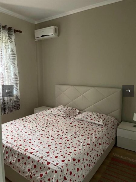 Tirane, jepet me qera Vile 1+1+Ballkon Kati 1, 70 m² 450 € (Rruga Ferit Xhajko)