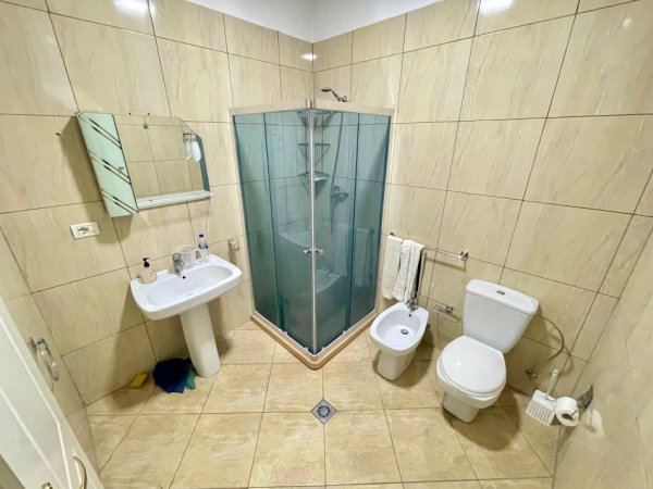 Myslym Shyri, shitet apartament 2+1+Aneks+Ballkon Kati 3, 160 m² 310.000 €