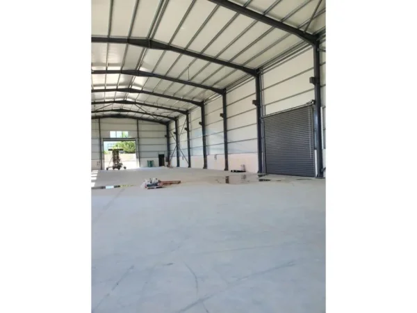 Tirane, jepet me qera magazine Kati 1, 760 m² 4.500 € (Kashar, Rruga Iliria)