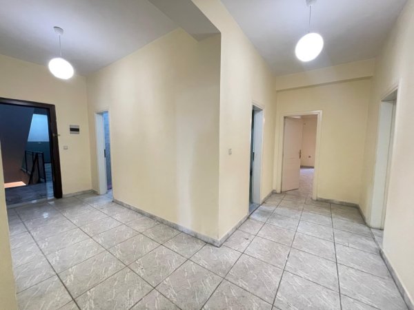 Myslym Shyri, shitet apartament 2+1+Aneks+Ballkon Kati 3, 160 m² 310.000 €