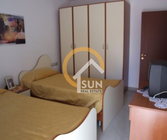 Shkoder, jepet me qera apartament 2+1+Ballkon Kati 2, 145 m² (TEK LULISHTJA SAHATI)