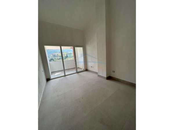 Tirane, shitet apartament 2+1+Ballkon Kati 6, 123 m² 134.000 € (Fresku)