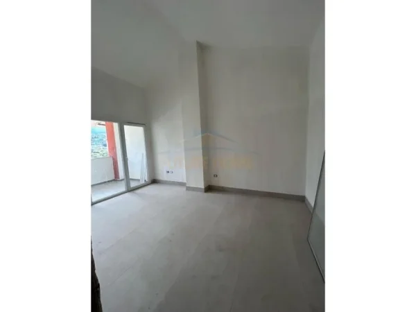 Tirane, shitet apartament 2+1+Ballkon Kati 6, 123 m² 134.000 € (Fresku)