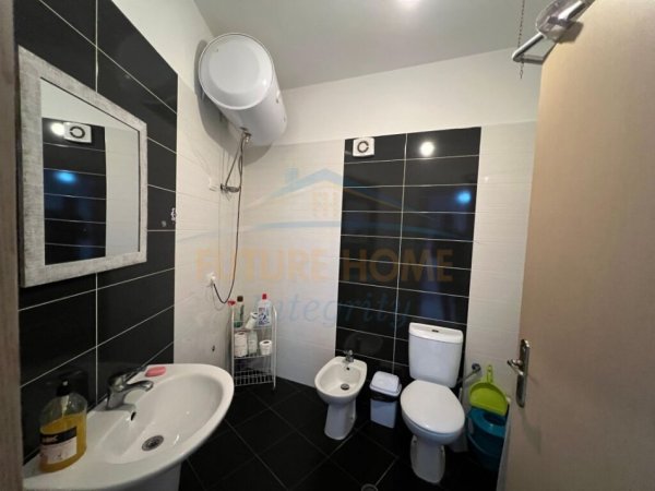 Tirane, shitet apartament 1+1 Kati 8, 65 m² 97.000 € (Bulevardi Migjeni, Yzberisht)