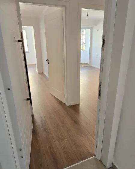 Tirane, shes apartament 1+1 Kati 2, 53 m² 110.000 € (Te Mozaiku, 21 Dhjetori)