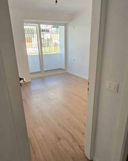 Tirane, shes apartament 1+1 Kati 2, 53 m² 110.000 € (Te Mozaiku, 21 Dhjetori)