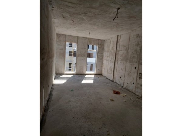 Tirane, shitet apartament 2+1 Kati 4, 97 m² 97.000 € (Autostrata Tirane- Durres)