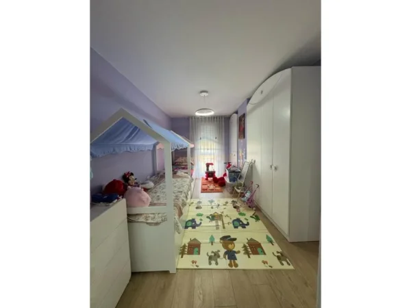 Tirane, shitet apartament 2+1 Kati 1, 94 m² 165.000 € (Rruga Hamdi Pepa)
