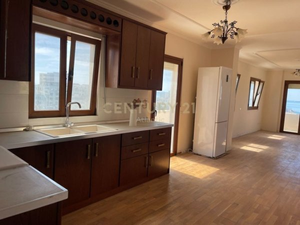 Durres, shitet apartament 2+1+Ballkon Kati 9, 206 m² 149.000 € (PLAZH ILIRIA)