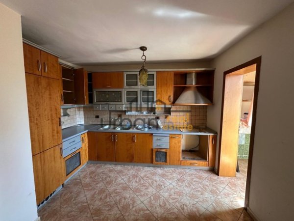 Shitet, Apartament 1+1, Mbrapa Bllokut te Amabasadave, Tiranë - 130.000€ | 61.2 m²