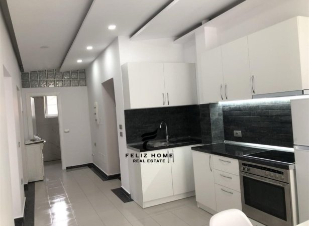 Tirane, jepet me qera apartament 2+1+Ballkon Kati 3, 70 m² 500 € (BRRYL)