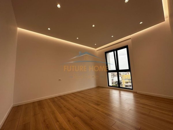 Tirane, jap me qera apartament 2+1 Kati 9, 105 m² 750 € (Rruga e Dibres)