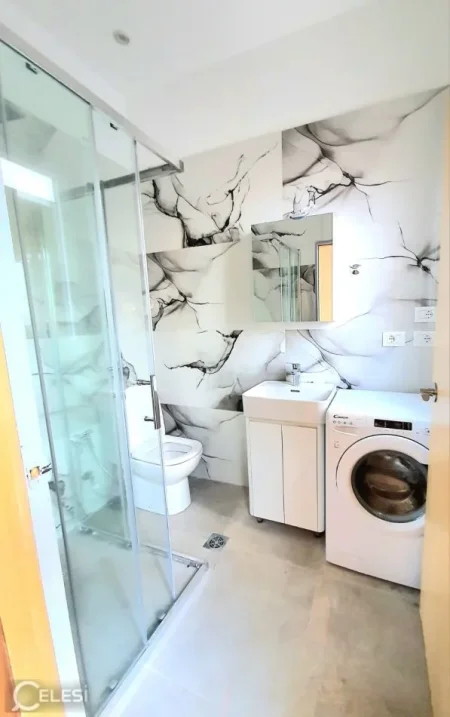 Tirane, jepet me qera apartament 2+1+Ballkon Kati 3, 150 m² 650 € (MYSLYM SHYRI)