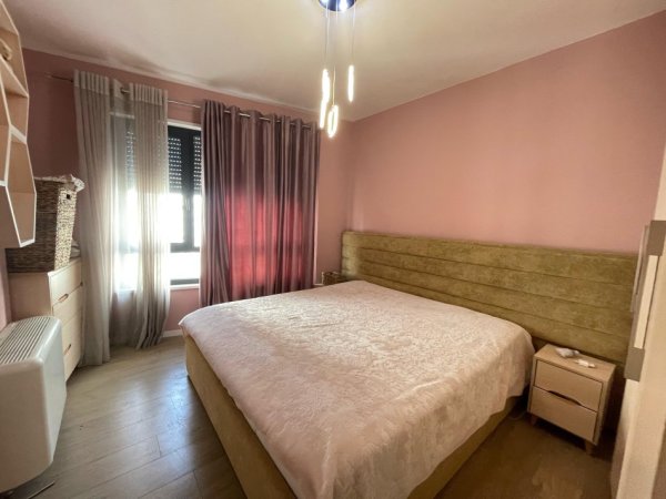 Tirane, jepet me qera apartament 2+1+Ballkon Kati 3, 78 m² 750 € (21 Dhjetori)