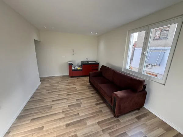 Tirane, shes apartament 2+1+Ballkon Kati 4, 76 m² 155.000 € (Rr. Mine Peza)