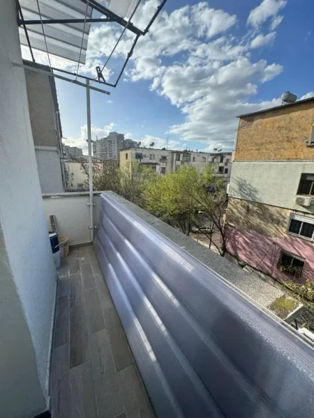 Tirane, shes apartament 2+1+Ballkon Kati 4, 76 m² 155.000 € (Rr. Mine Peza)