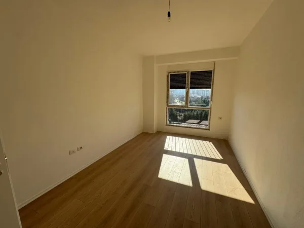 Tirane, shitet apartament 3+1 Kati 5, 150 m² 250.000 € (Ish Fusha e Aviacionit)