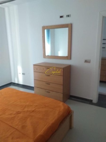 Tirane, jepet me qera apartament 2+1 Kati 1, 70 m² 500 € (BRRYLI)