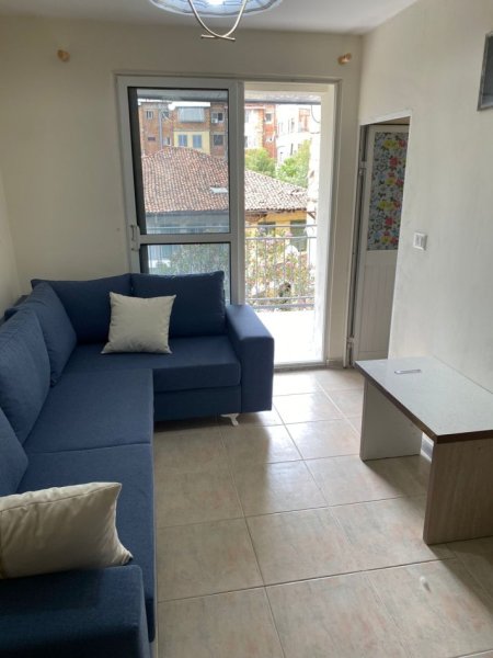 Tirane, jepet me qera apartament 1+1 Kati 3, 60 m² 500 € 