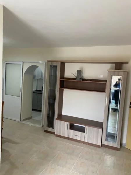 Tirane, jepet me qera apartament 1+1 Kati 3, 60 m² 500 €