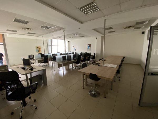 Tirane, shitet ambjent biznesi Kati 1, 146 m² (Rruga e Kavajes)