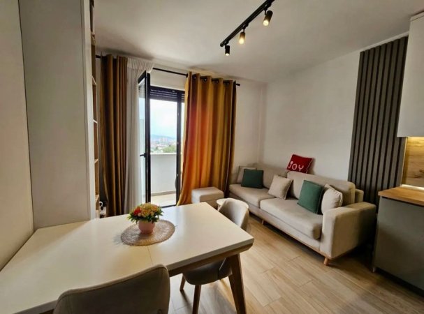 Tirane, jap me qera apartament 1+1 Kati 8, 50 m² 550 € (rruga don Bosko)