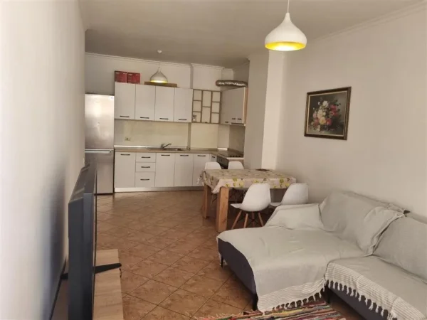 Tirane, jepet me qera apartament 2+1 Kati 5, 100 m² 460 € (astir)