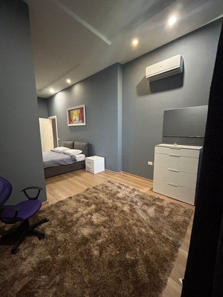 Shqiperi, jepet me qera apartament 1+1+Ballkon Kati 1, 120 m² 650 € (peti)