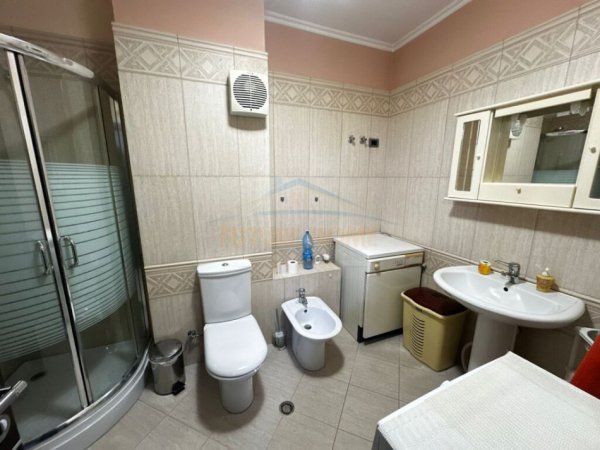 Tirane, jepet me qera apartament 2+1 Kati 7, 97 m² 750 € (Don Bosko)