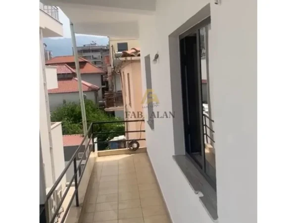 Tirane, shitet KAT VILE Kati 3, 149 m² 202.000 € (Komuna e Parisit)