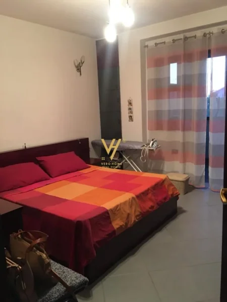 Tirane, jepet me qera apartament 1+1+Ballkon Kati 3, 100 m² 530 € (STACIONI I TRENIT)