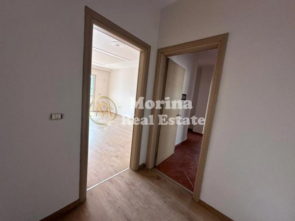 Tirane, jepet me qera apartament 3+1 Kati 4, 122 m² 600 € (Rruga Vath Koreshi)