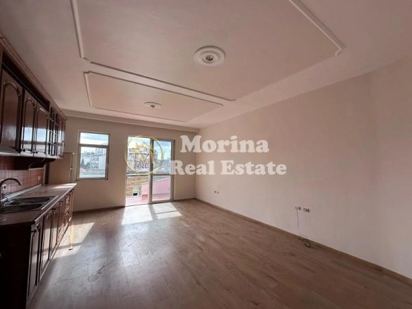 Tirane, jepet me qera apartament 3+1 Kati 4, 122 m² 600 € (Rruga Vath Koreshi)