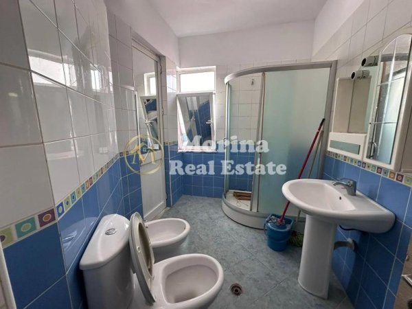 Tirane, jepet me qera apartament 3+1 Kati 4, 122 m² 600 € (Rruga Vath Koreshi)