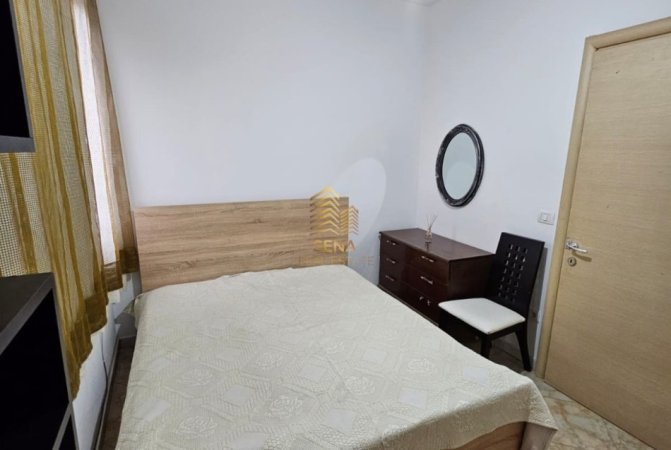 Tirane, jepet me qera Vile 1+1+Ballkon Kati 1, 65 m² 400 € (Rruga Kristo Luarasi)