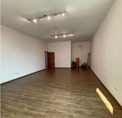 Tirane, jepet me qera apartament 1+1+Ballkon Kati 1, 70 m² 500 € (Qender)