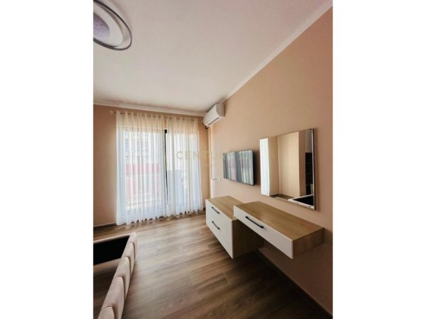 Tirane, jepet me qera apartament 2+1+Aneks+Ballkon Kati 9, 116 m² 800 € (Kompleksi Arlis Farmacia 10)